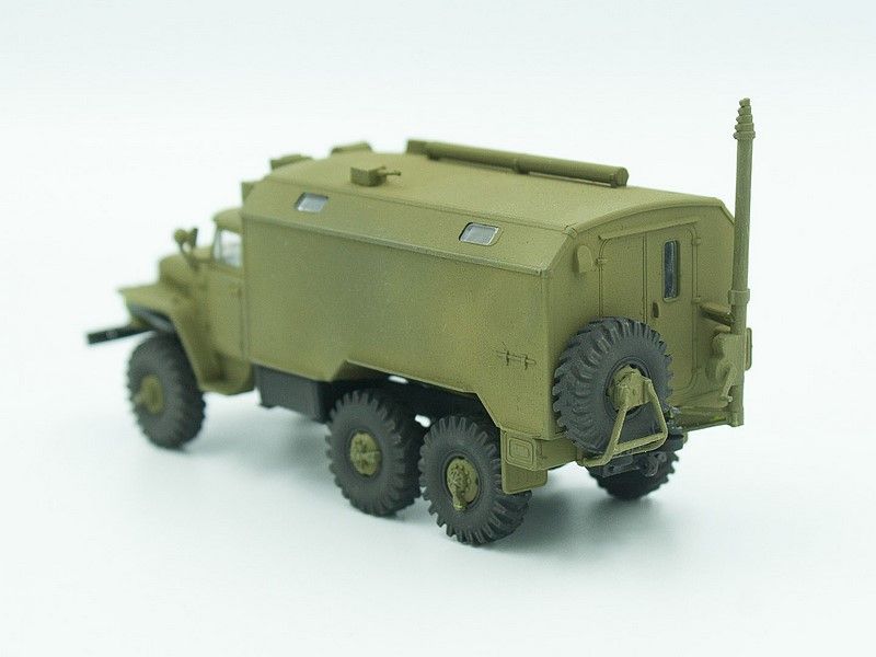 Збірна модель 1:72 вантажівки Урал-375А ICM72712 фото