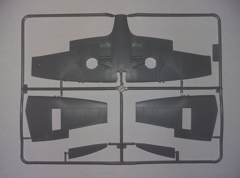 Сборная модель 1:48 истребителя Spitfire Mk.IXC ICM48060 фото