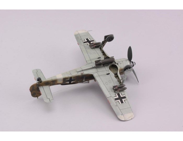 Сборная модель 1:72 истребителя Fw 190F-8 EDU70119 фото