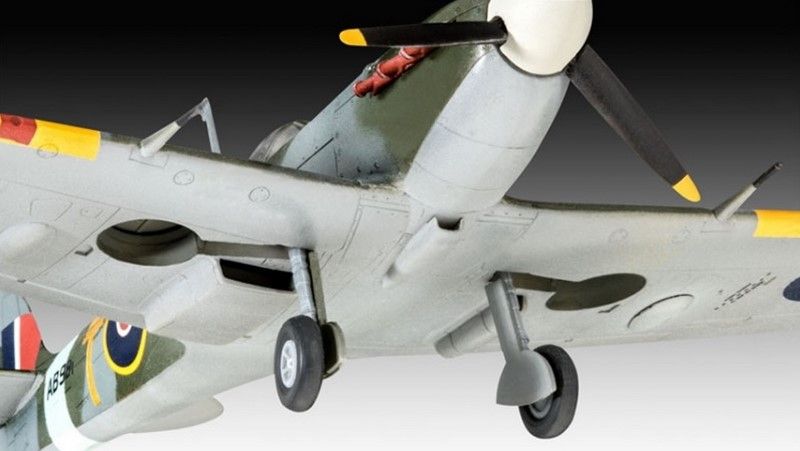 Збірна модель 1:72 винищувачів Bf-109G-10 і Spitfire Mk.V RV03710 фото