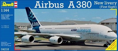Збірна модель 1:144 літака Airbus A380 'New livery' RV04218 фото