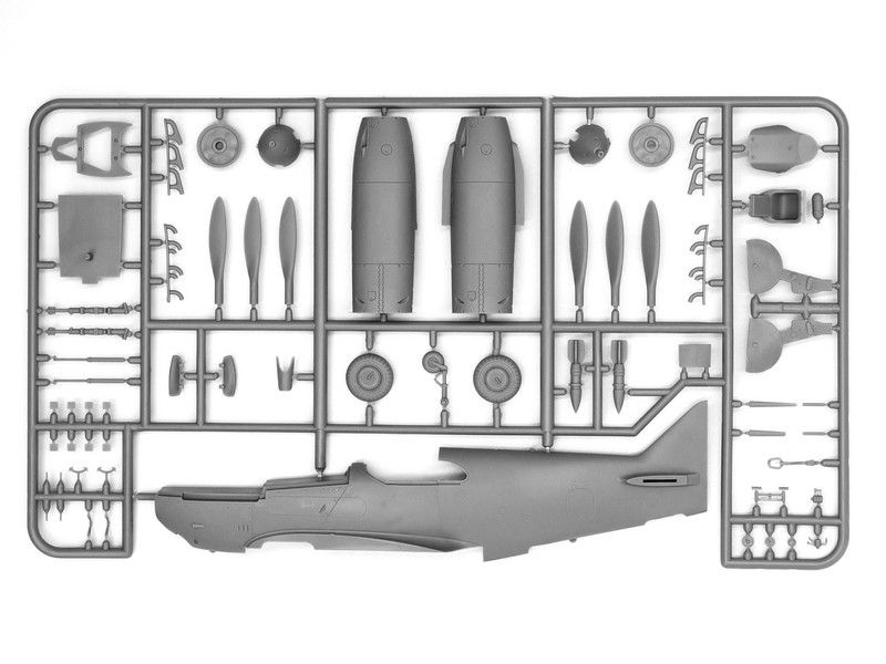 Збірна модель 1:48 винищувача ЛаГГ-3 серії 7-11 ICM48093 фото