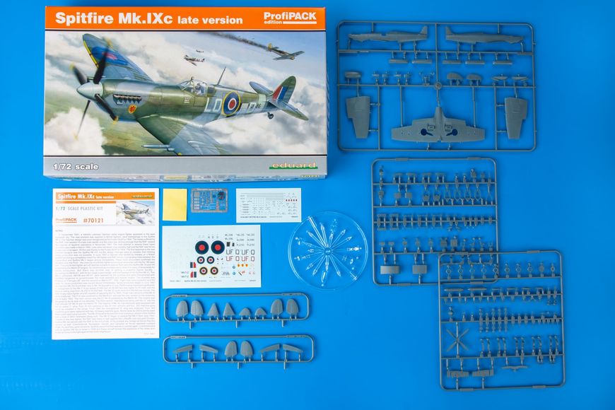 Збірна модель 1:72 винищувача Spitfire Mk.IXC EDU70121 фото