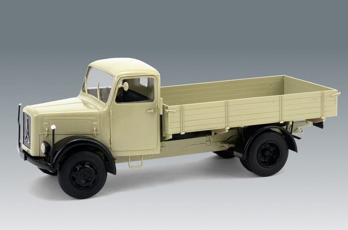Збірна модель 1:35 вантажного автомобіля Magirus S330 ICM35452 фото