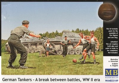 Немецкие танкисты играют в футбол - 1:35 MB35149 фото