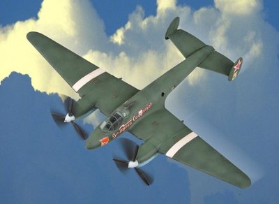 Збірна модель 1:72 бомбардувальника Пе-2 HB80296 фото