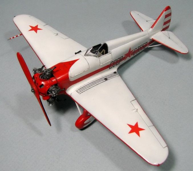 Збірна модель 1:48 літака УТ-1 MM48002 фото