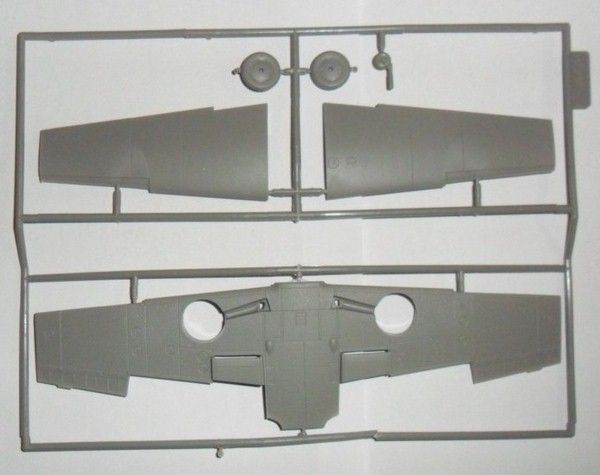 Сборная модель 1:48 истребителя Bf 109F-4 ICM48804 фото
