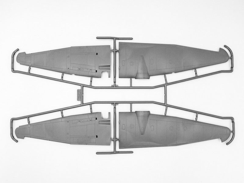 Сборная масштабная модель 1:48 авиационного комплекса Mistel S1 ICM48101 фото