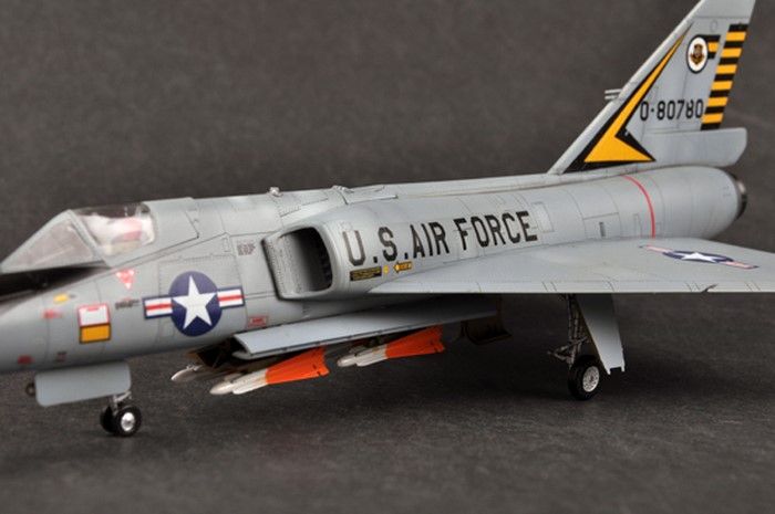 Збірна модель 1:72 винищувача F-106A Delta Dart TRU01682 фото