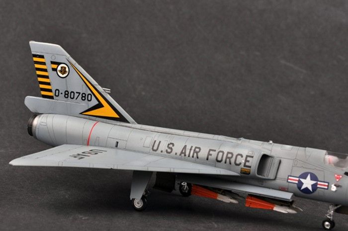 Збірна модель 1:72 винищувача F-106A Delta Dart TRU01682 фото
