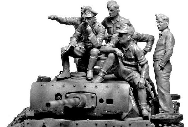 Эрвин Роммель и немецкий танковый экипаж - 1:35 MB3561 фото