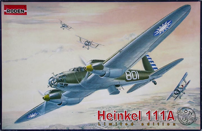 Сборная модель 1:72 бомбардировщика He 111A RN021 фото