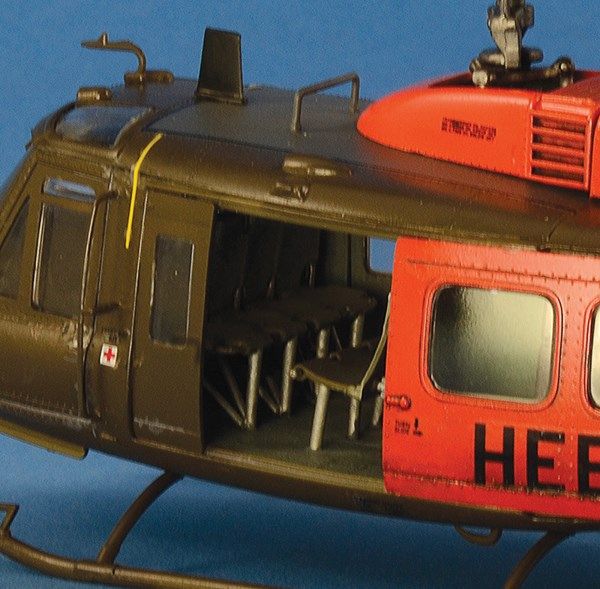 Збірна модель 1:48 вертольота Bell UH-1D ITL0849 фото