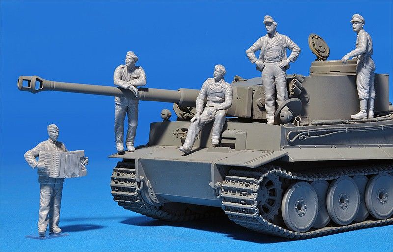Набор 1:35 фигур Немецкий танковый экипаж (Нормандия 1944 г.) MA35275 фото