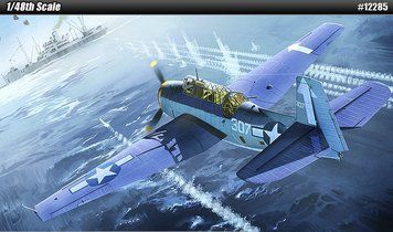 Сборная модель 1:48 торпедоносца-бомбардировщика TBM-3 Academy, военная авиация до 1945 г. AC12285 фото