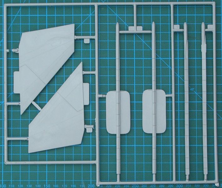 Сборная модель Italeri xB-70 Valkyrie - 1:72 пластиковая, геликоптеры и вертолеты ITL1282 фото