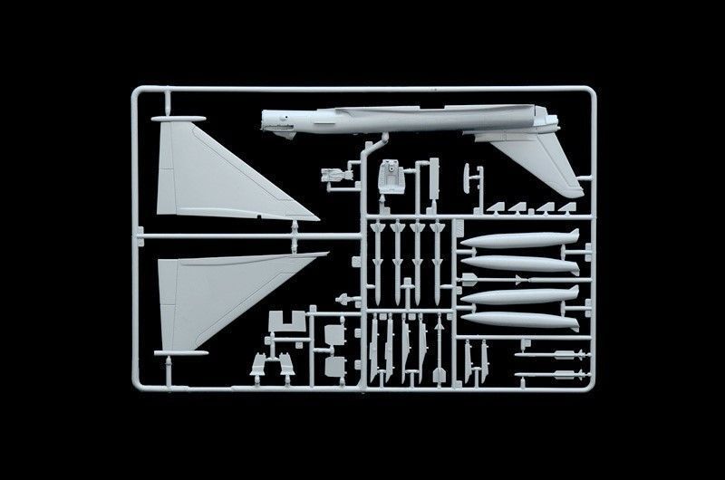 Збірна модель Italeri eF-2000 Typhoon - 1:72 масштабна з пластику, гелікоптери та вертольоти ITL1457 фото