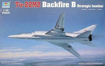 Сборная модель 1:72 ракетоносца-бомбардировщика Ту-22М2 Trumpeter, геликоптеры и вертолеты TRU01655 фото