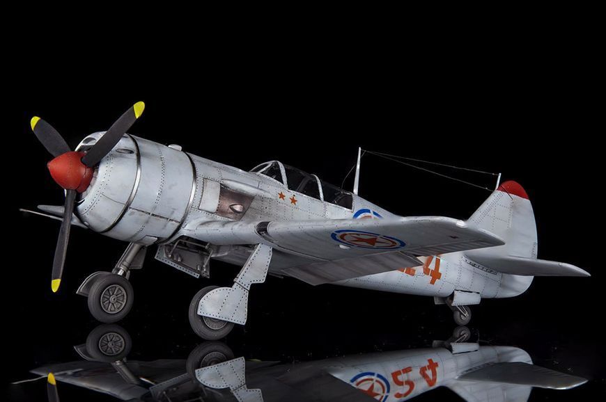 Збірна модель літака Ла-11 1/48, Hobby Boss 81760, гелікоптери та вертольоти HB81760 фото