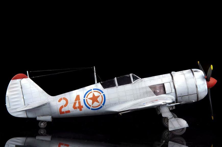 Збірна модель літака Ла-11 1/48, Hobby Boss 81760, гелікоптери та вертольоти HB81760 фото