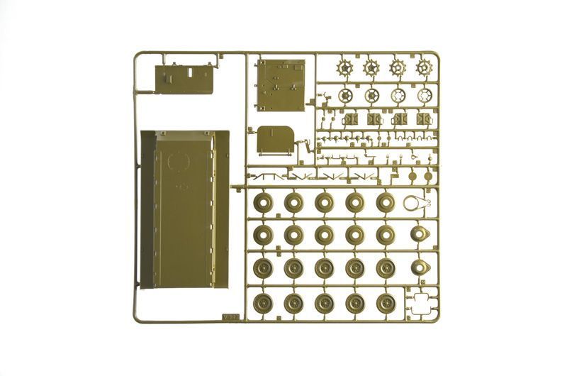 Збірна модель бронетранспортера 1:35 M113A1, Italeri 6753 ITL6753 фото