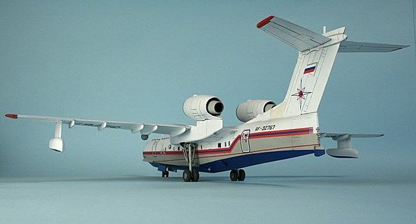 Сборная модель 1:72 самолета-амфибии Бе-200 AMO72030 фото