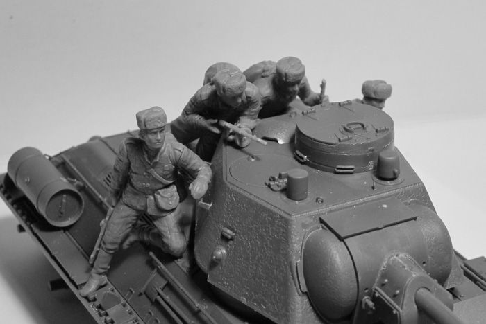 Набор фигур 1:35 Советский танковый экипаж ICM35640 фото
