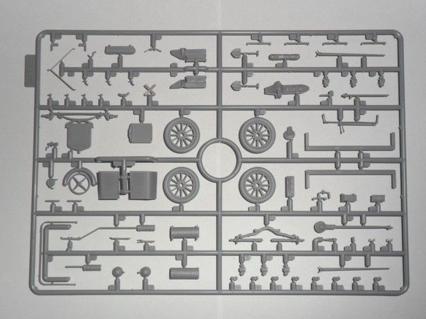 Сборная модель 1:35 автомобиля Model T 1917 Санитарная ICM35661 фото