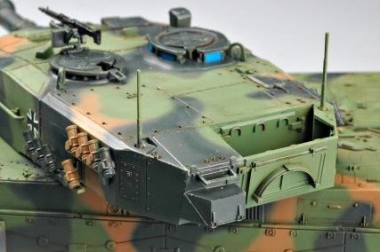 Leopard 2 A4 - 1:35 HB82401 фото