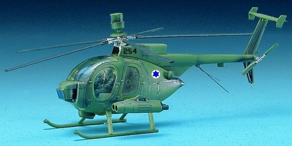 Збірна модель 1:48 вертольота Hughes 500D Defender AC12250 фото