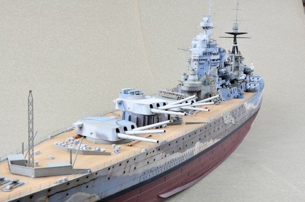 Сборная модель 1:200 линкора HMS 'Rodney' TRU03709 фото