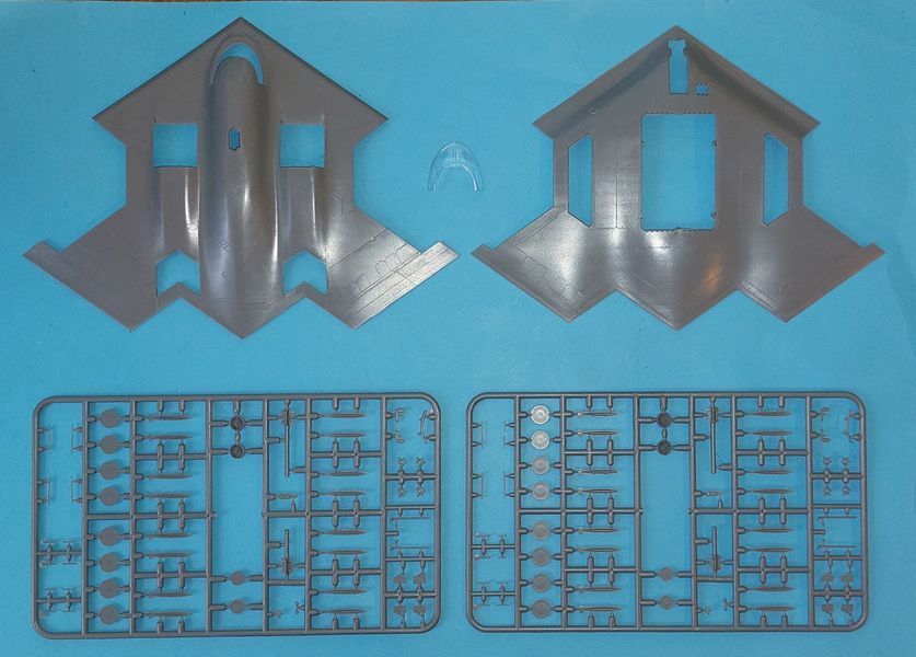Сборная модель самолета Northrop B-2 Spirit 1/144, AMP 144002, геликоптеры и вертолеты AMP144002 фото