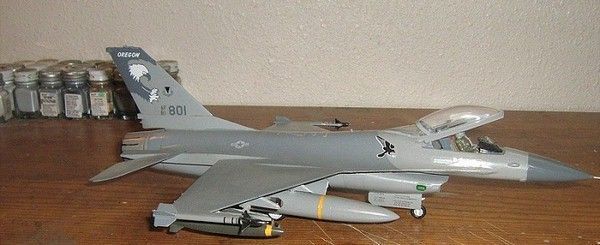 Збірна модель Academy f-16 А/C Fighting Falcon - 1:48 масштабна з пластику, гелікоптери та вертольоти AC12259 фото