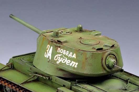 Сборная модель Trumpeter кВ-1 (легкая литая башня, 1942 г.) - 1:35 масштабная из пластика, танки и САУ TRU00360 фото