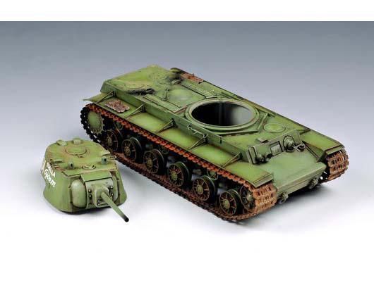 Сборная модель Trumpeter кВ-1 (легкая литая башня, 1942 г.) - 1:35 масштабная из пластика, танки и САУ TRU00360 фото