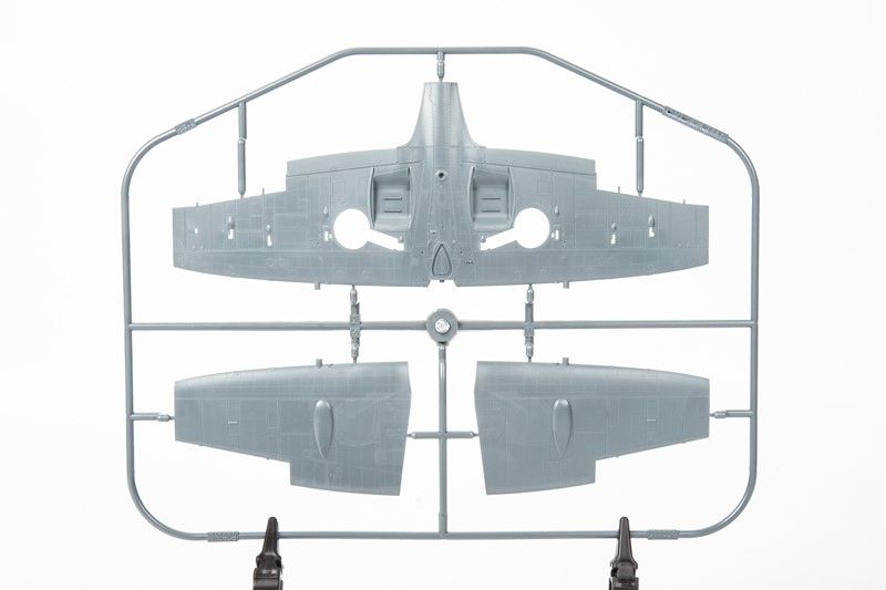 Сборная модель 1:48 истребителя Spitfire F Mk.IX EDU84175 фото