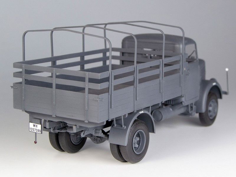 Сборная масштабная модель 1:35 грузового автомобиля KHD A3000 ICM35454 фото
