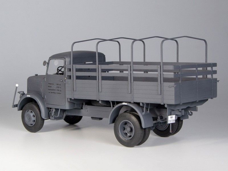 Збірна масштабна модель 1:35 вантажного автомобіля KHD A3000 ICM35454 фото