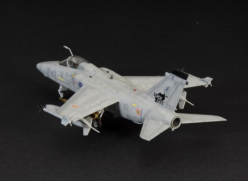 Збірна модель літака AMX Ghibli 1/72, Italeri 1460, гелікоптери та вертольоти ITL1460 фото