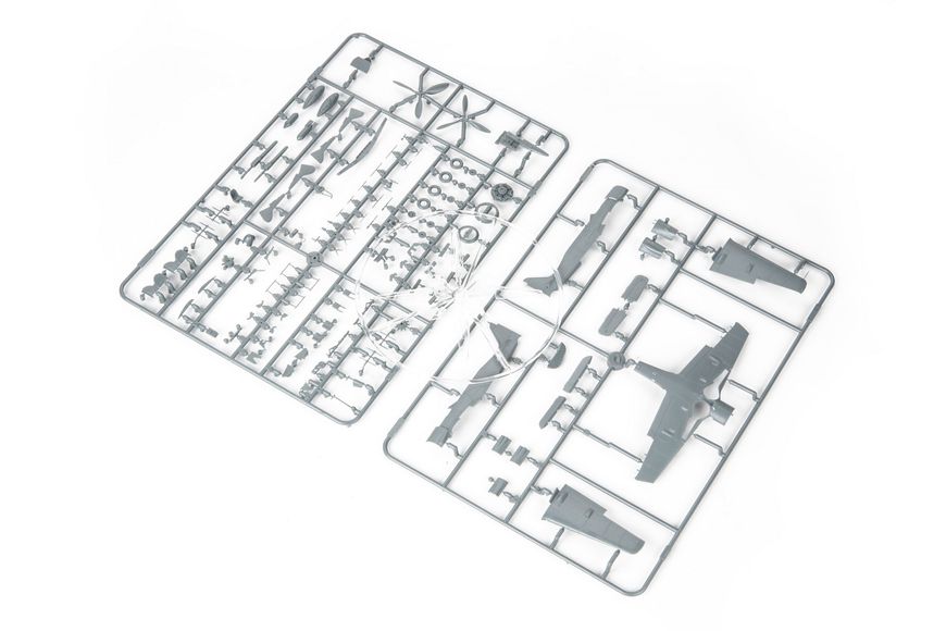 Збірна модель 1:72 винищувача Fw-190A-8/R2 EDU7467 фото