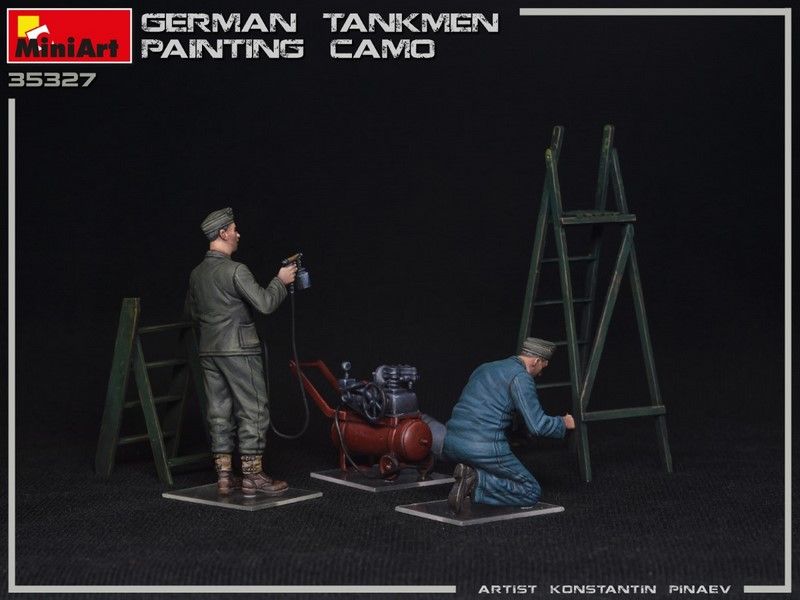 Набір 1:35 фігурок Німецькі танкісти малюють камуфляж MA35327 фото