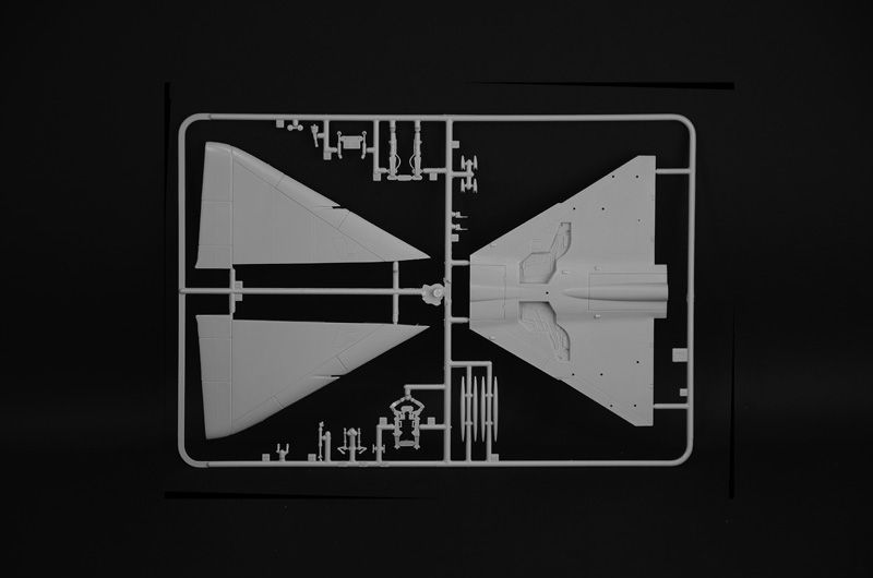 Сборная модель 1:72 истребителя Mirage IIIE Italeri, геликоптеры и вертолеты ITL2816 фото
