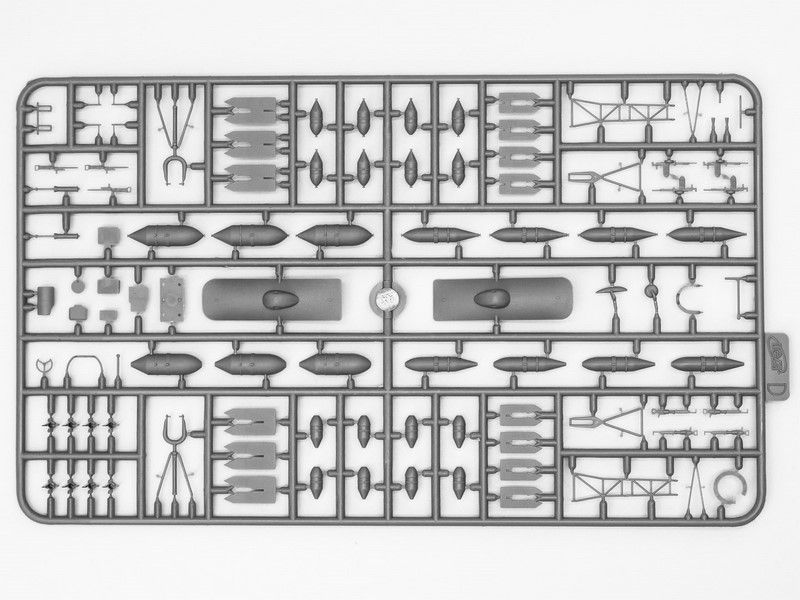 Збірна модель Другої світової 1:72 бомбардувальника Avia B-71 ICM72163 фото