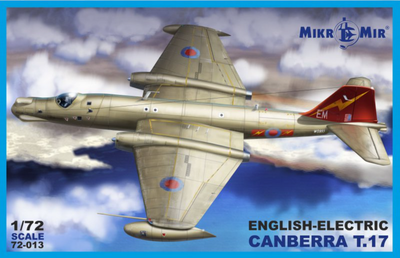 Збірна модель 1:72 літака Canberra T.17 MM72013 фото