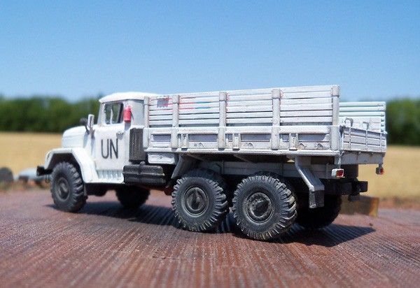 Сборная модель ICM зиЛ-131 - 1:72 пластиковая, грузовые авто и грузовики ICM72811 фото