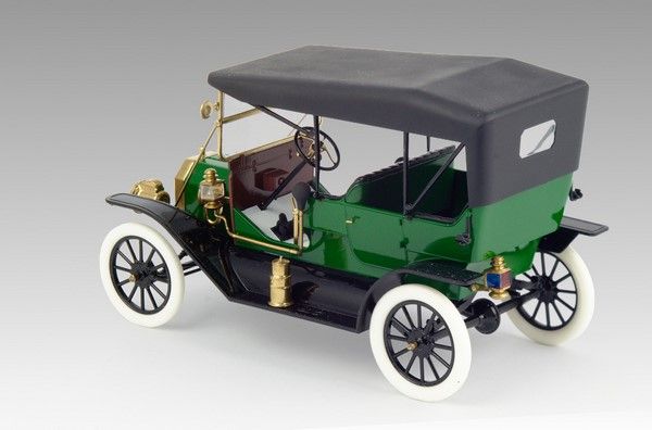 Сборная масштабная модель 1:24 автомобиля Ford Model T 1911 Touring ICM24002 фото