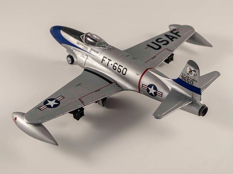 Сборная модель самолета F-80C Shooting Star 1/72, Airfix 02043V, геликоптеры и вертолеты AFX02043V фото