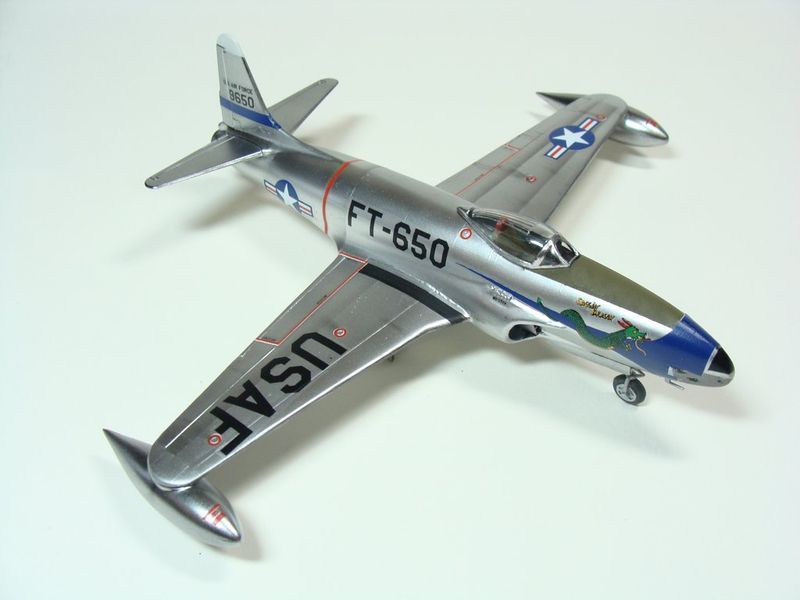 Сборная модель самолета F-80C Shooting Star 1/72, Airfix 02043V, геликоптеры и вертолеты AFX02043V фото