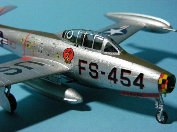 F-84G Thunderjet - 1:72 HB80247 фото